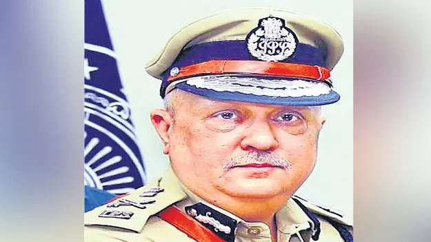 ‘సోషల్‌’ గీత దాటితే వేటే