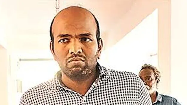 ప్రాణాలతో ఎలా తిరుగుతావో చూస్తా