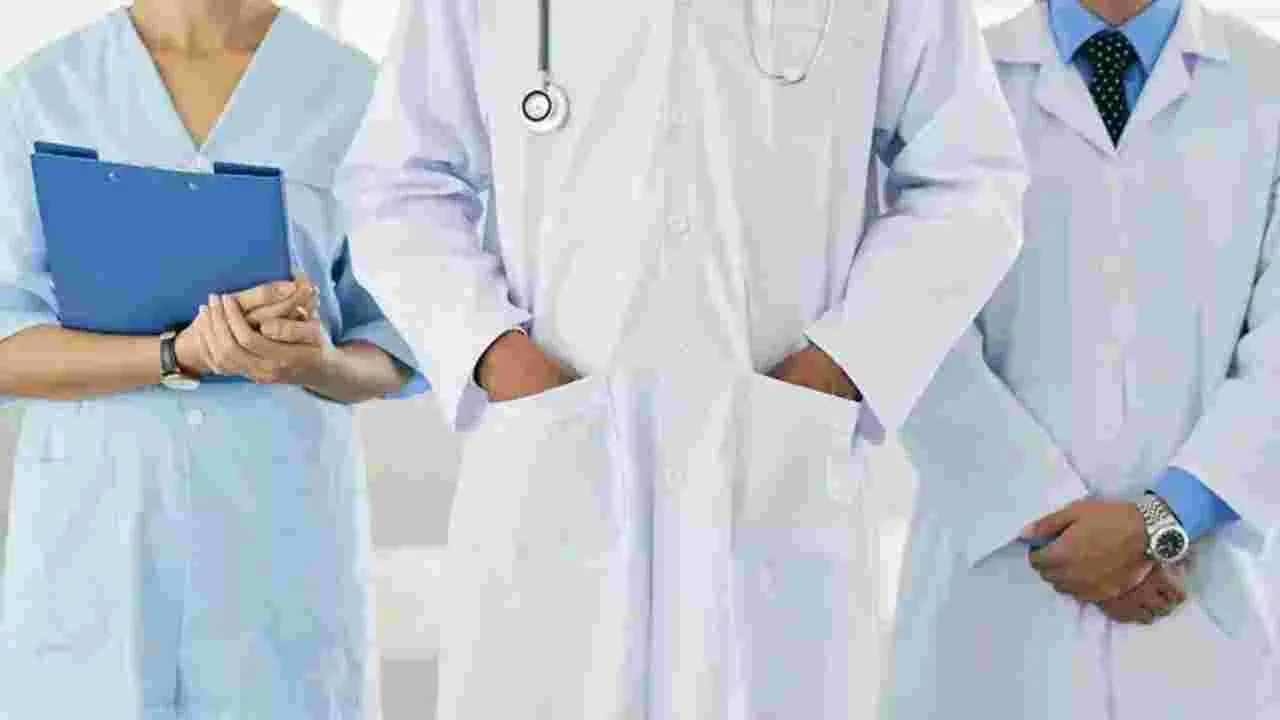 సీహెచ్‌వోలకు రాత్రి 8 గంటల ముఖహాజరు రద్దు