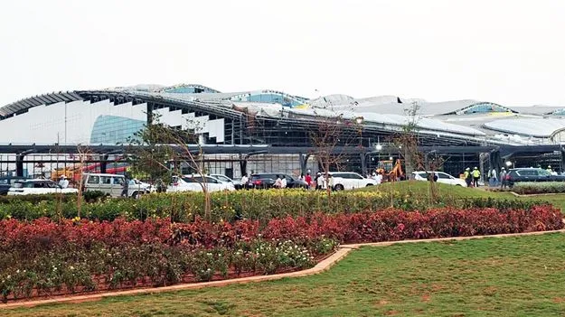 జూలై 8 నుంచి విమానాలన్నీ భోగాపురానికే!