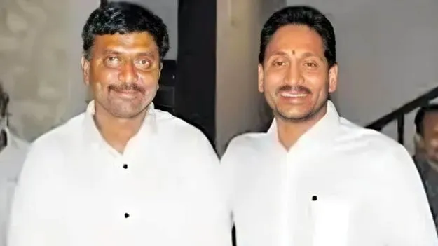 ఫోన్లు ధ్వంసం చేసి.. 