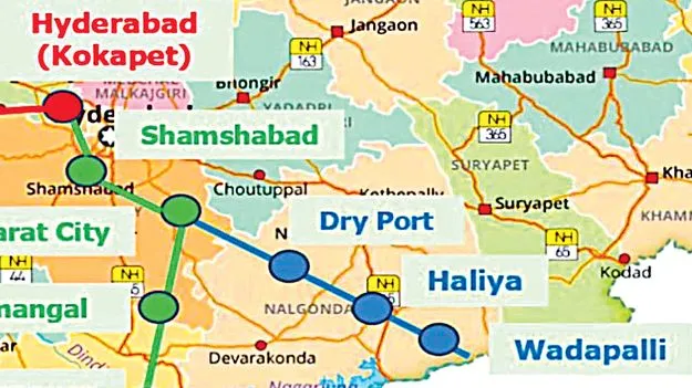 ఇటు రోడ్డు.. అటు రైల్వే లైన్‌