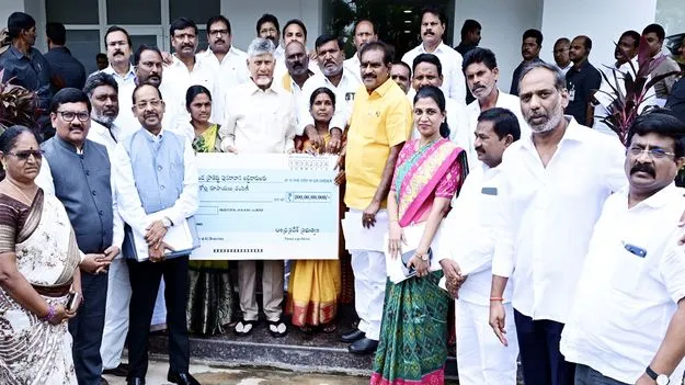 త్యాగం మీది.. అండ మాది!