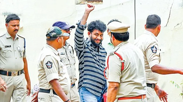 పవన్‌పై అనుచిత వ్యాఖ్యలు.. రావణ్‌పై ‘ఉపా’ కేసు!
