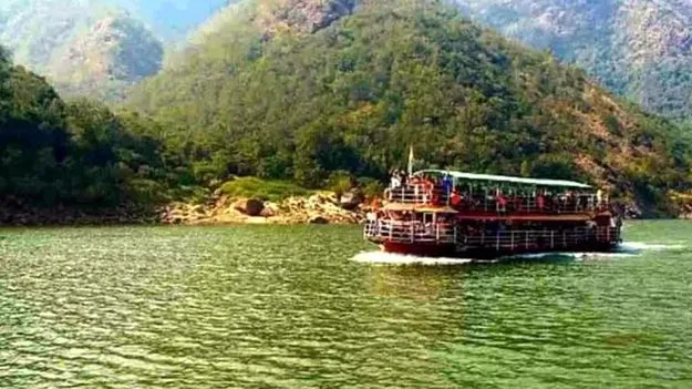 పాపికొండల పర్యటనకు బ్రేక్‌