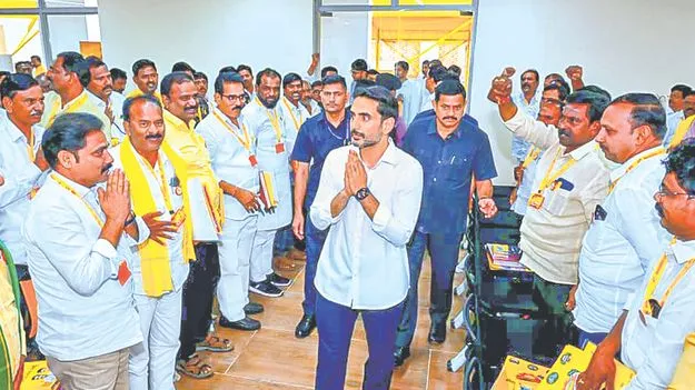 కార్యకర్తే అధినేత!