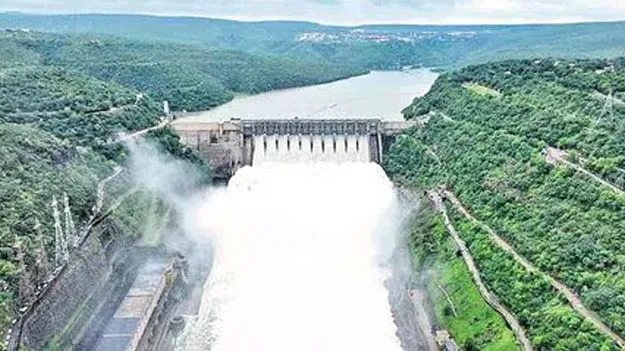 కృష్ణా ప్రాజెక్టులకు జలకళ