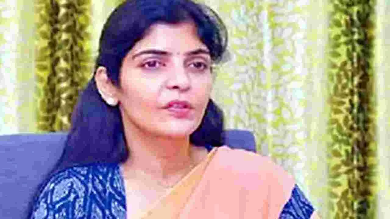 మహిళల జోలికొస్తే క్షమించం: రాయపాటి శైలజ