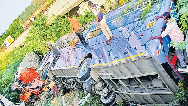 అనంతలో ఘోర ప్రమాదం