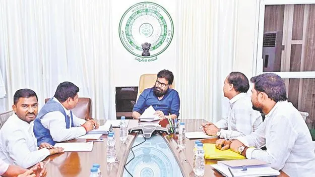 నాన్‌ షెడ్యూల్డ్‌ గిరిజన ఆవాసాల అభివృద్ధికి కృషి