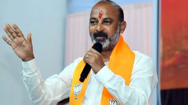 సోషల్‌ మీడియాకు లక్ష్మణరేఖ తప్పనిసరి