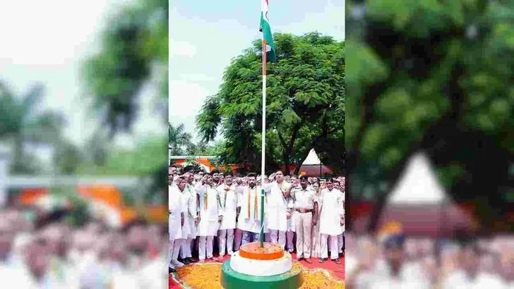 80వ స్వాతంత్ర్య దినోత్సవం.. దేశవ్యాప్తంగా ఘనంగా జెండా ఆవిష్కరణలు