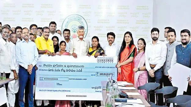 నిర్వాసితులందరికీ పరిహారం