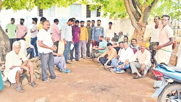ఆ ఊర్లో మందు.. గుట్కా నిషేధం! 