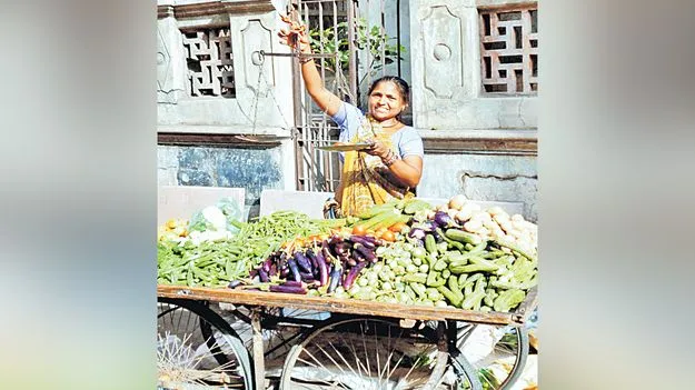 సమస్యల్లేని వీధి వ్యాపారం