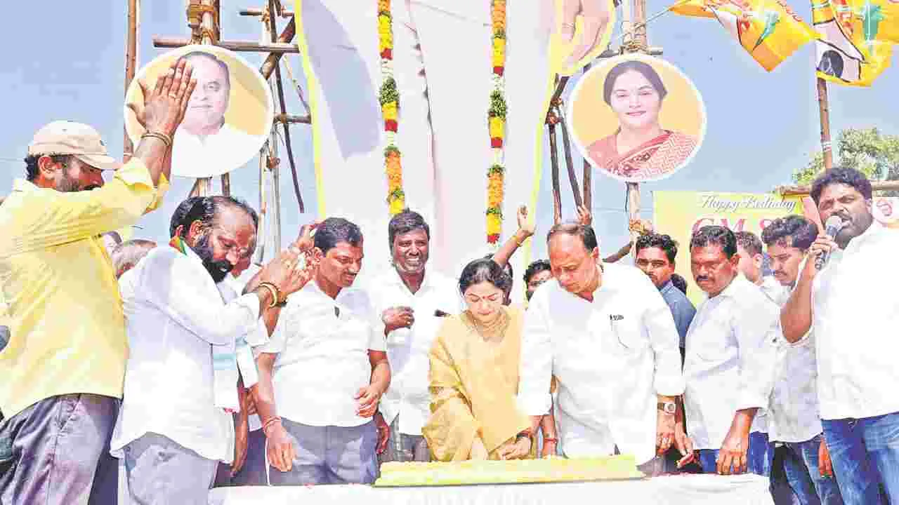 మత్య్సకారుల మధ్య వేమిరెడ్డి సందడి