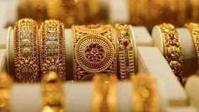 తాకట్టు బంగారాన్ని కాజేసి.. 91 లక్షలకు కుదువబెట్టి!