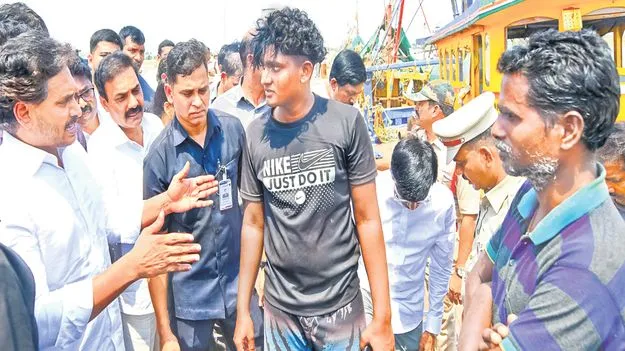 మత్స్యకారులకు ఏం చేశావ్‌ జగన్‌?