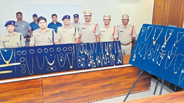 పనిచేసే బ్యాంకుకే కన్నం!