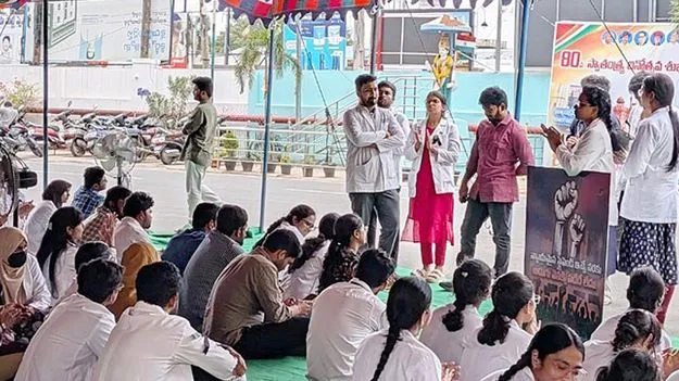 అత్యవసర వైద్యసేవలూ బంద్‌ 