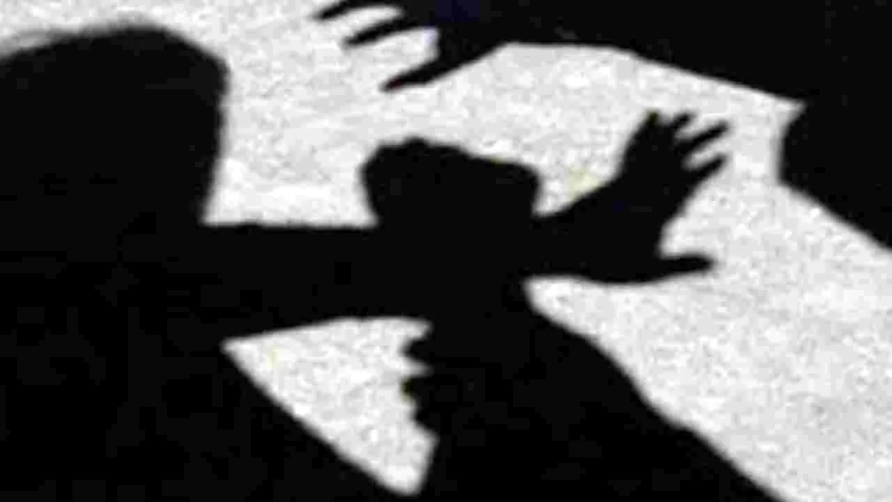 బాలికపై పాస్టర్‌ అత్యాచారం