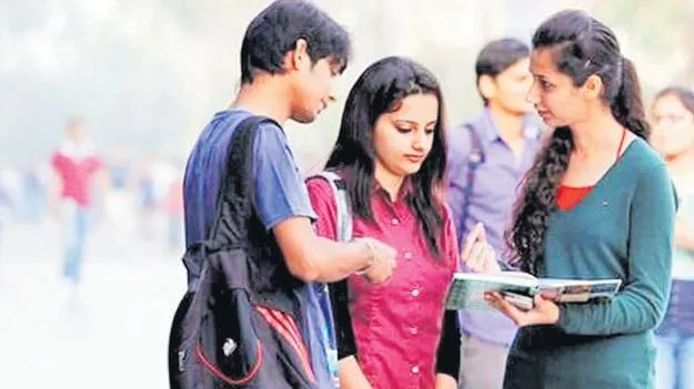 ఫీజు కడితేనే అడ్మిషన్‌