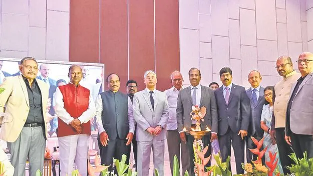 బార్‌ అండ్‌ బెంచ్‌ మధ్య సత్సంబంధాలు ఉండాలి