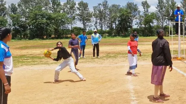 ఏపీ గ్రామీణ మహిళలకు త్రోబాల్‌ శిక్షణ