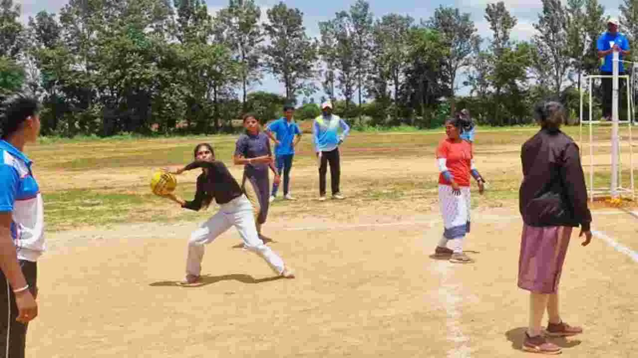 ఏపీ గ్రామీణ మహిళలకు త్రోబాల్‌ శిక్షణ