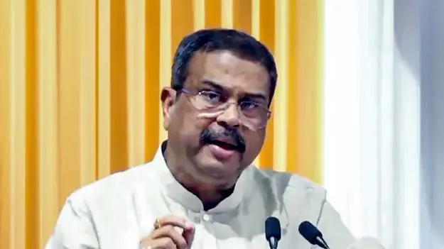 యువత భవిష్యత్తు కంటే పదవి ముఖ్యం కాదు