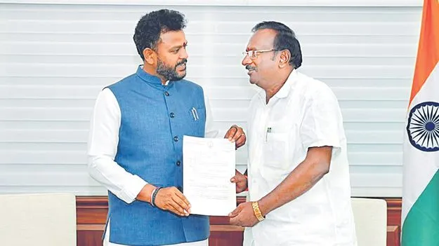 టెట్‌ మినహాయింపుపై చొరవ తీసుకోండి