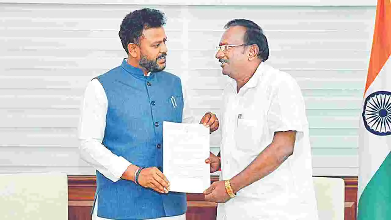 టెట్‌ మినహాయింపుపై చొరవ తీసుకోండి