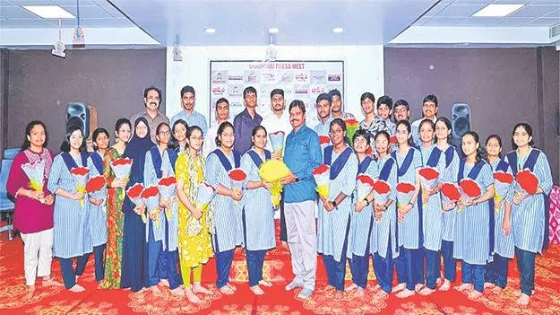 సత్తా చాటిన భాష్యం 