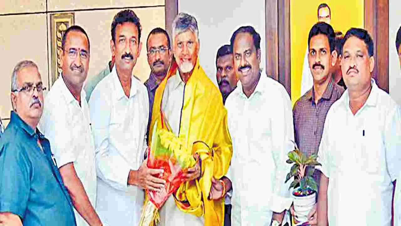 సీఎంకు ఉద్యోగ సంఘాల ధన్యవాదాలు