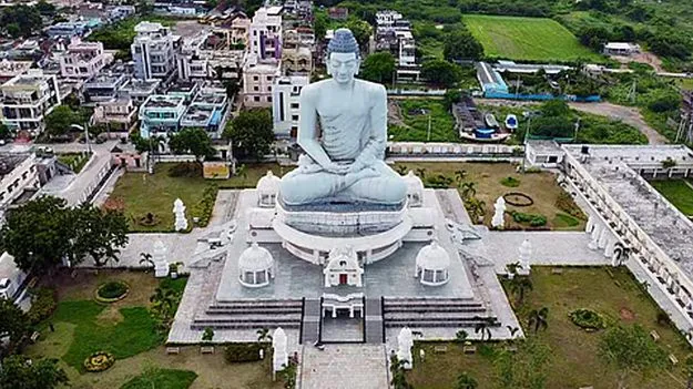 రాజధానిని AMARAVATI గా రాయండి