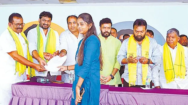 హైదరాబాద్‌లో జాబ్‌మేళా.. సుభాష్‌ ప్రజాదర్బార్‌ 