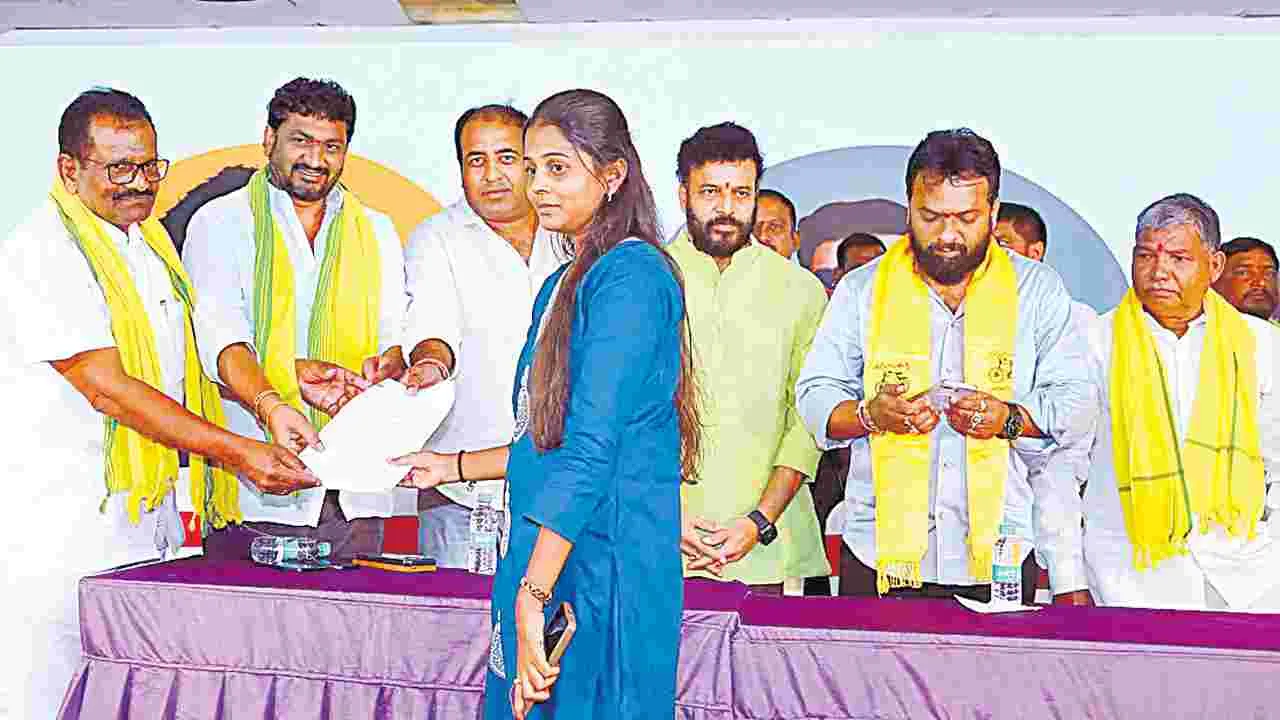హైదరాబాద్‌లో జాబ్‌మేళా.. సుభాష్‌ ప్రజాదర్బార్‌
