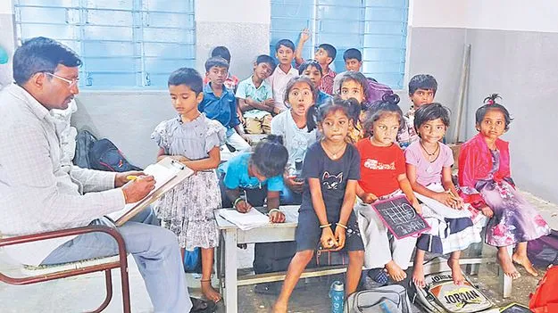 ఏడాదైనా రిలీవ్‌ చేయరా?