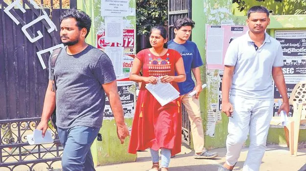 కాలేజీకి వెళ్లి చదవాల్సిందే!