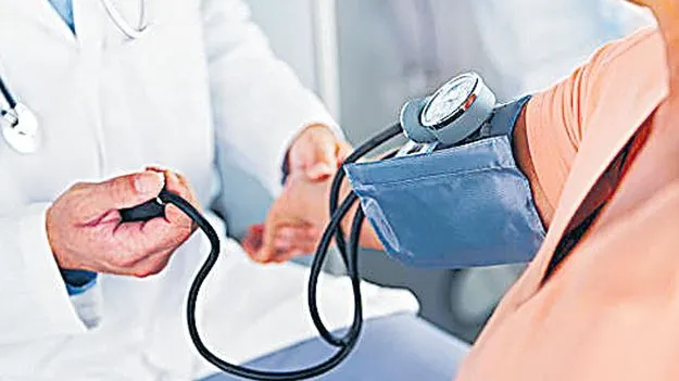 మెడికల్‌ కాలేజీల్లో 17 అనుబంధ కోర్సులు