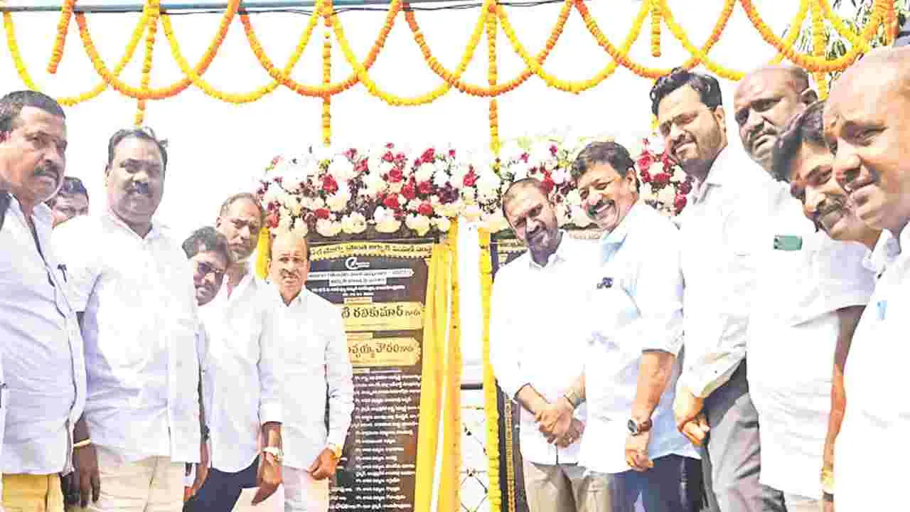 విద్యుత్‌ చార్జీలు మరింత తగ్గించే యోచనలో సీఎం: మంత్రి గొట్టిపాటి