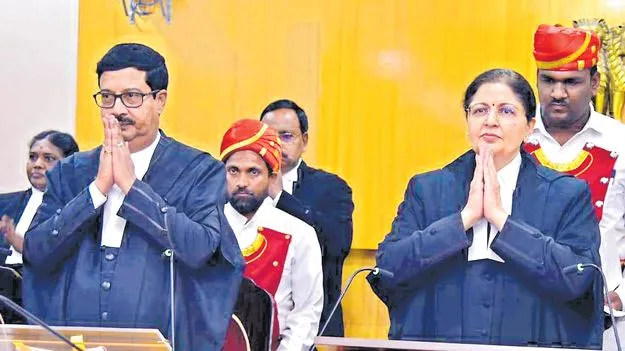 జస్టిస్‌ చక్రవర్తికి హైకోర్టు ఘన వీడ్కోలు