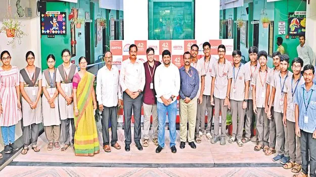 జేఈఈ మెయిన్స్‌లో ఆదిత్యకు ఉత్తమ ర్యాంకులు