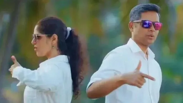 కేరళం అసెంబ్లీ ఎన్నికలు.. వైరల్‌గా మారిన ఎన్నికల కమిషనర్ డ్యాన్స్ వీడియో..