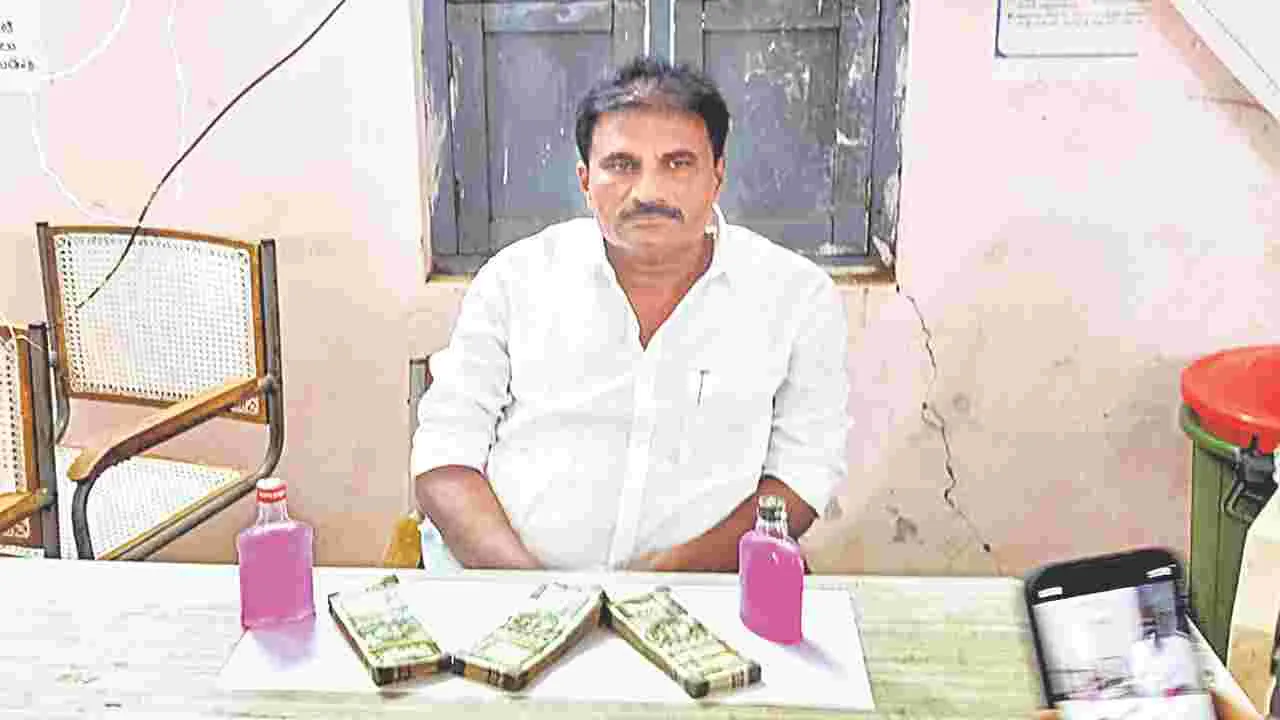 భూమి మ్యుటేషన్‌కు లక్షన్నర డిమాండ్‌