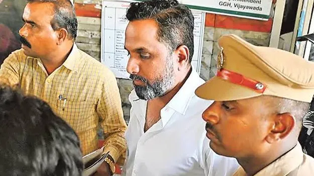 నాపై కేసు కొట్టివేయండి హైకోర్టును ఆశ్రయించిన రాజ్‌ కసిరెడ్డి