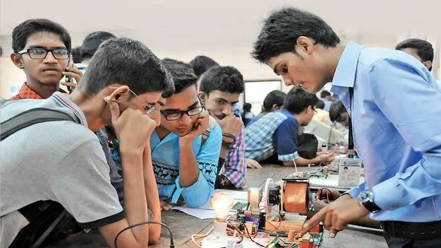 ఉద్యోగాలకు  సొంతంగా ఎసరు!