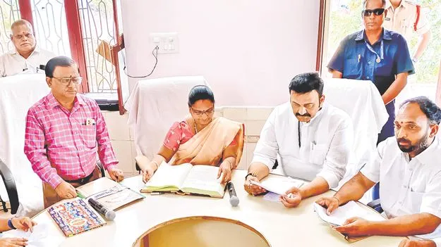 రామాలయ నిర్మాణానికి మునిసిపల్‌ కౌన్సిల్‌ తీర్మానం