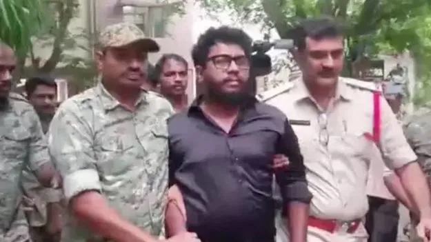 రావణ్‌ బ్యాంకు ఖాతాలు ఫ్రీజ్‌ చేయండి