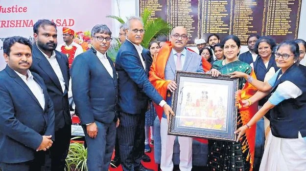 జస్టిస్‌ గన్నమనేనికి హైకోర్టు ఘన వీడ్కోలు